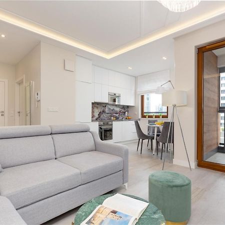 City Center Apartments Grzybowska With Parking By Noclegi Renters Warschau Exterior foto